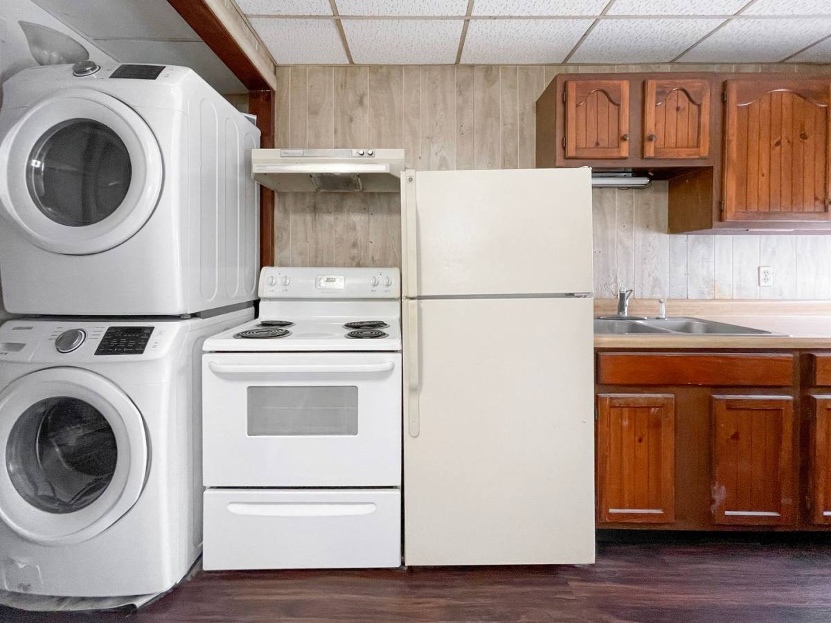 Apartment for rent at 1514 W Jackson St, Muncie, IN 47303