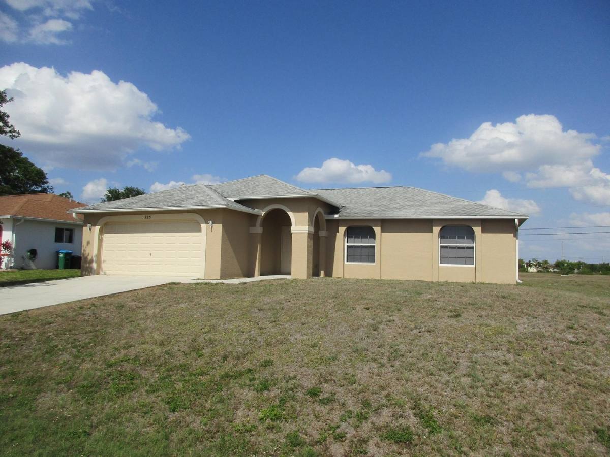 House for rent at 923 SE 5th Court, Cape Coral, FL 33990