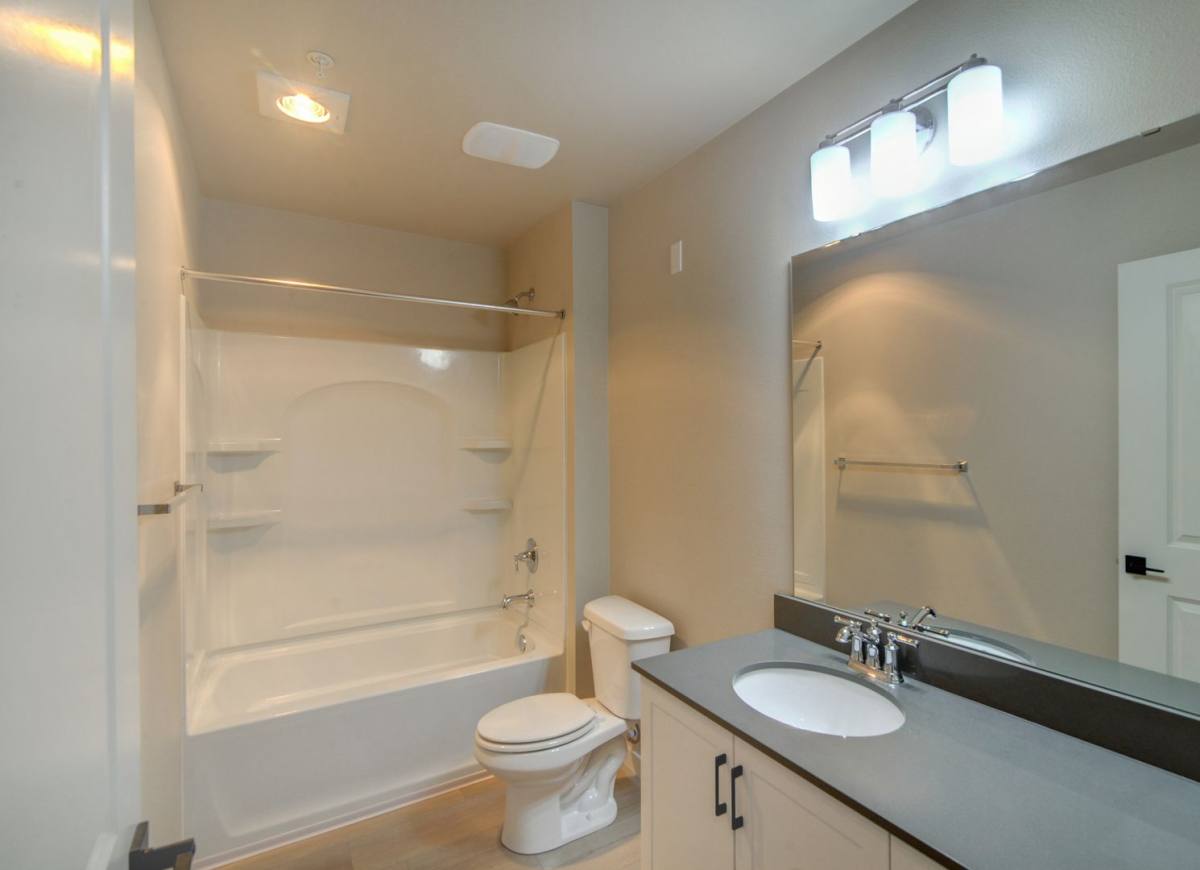 Apartment for rent at 13850 SE 180th St, Renton, WA 98058