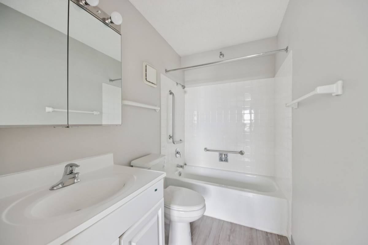 Apartment for rent at 8975 W Golf Rd, Niles, IL 60714
