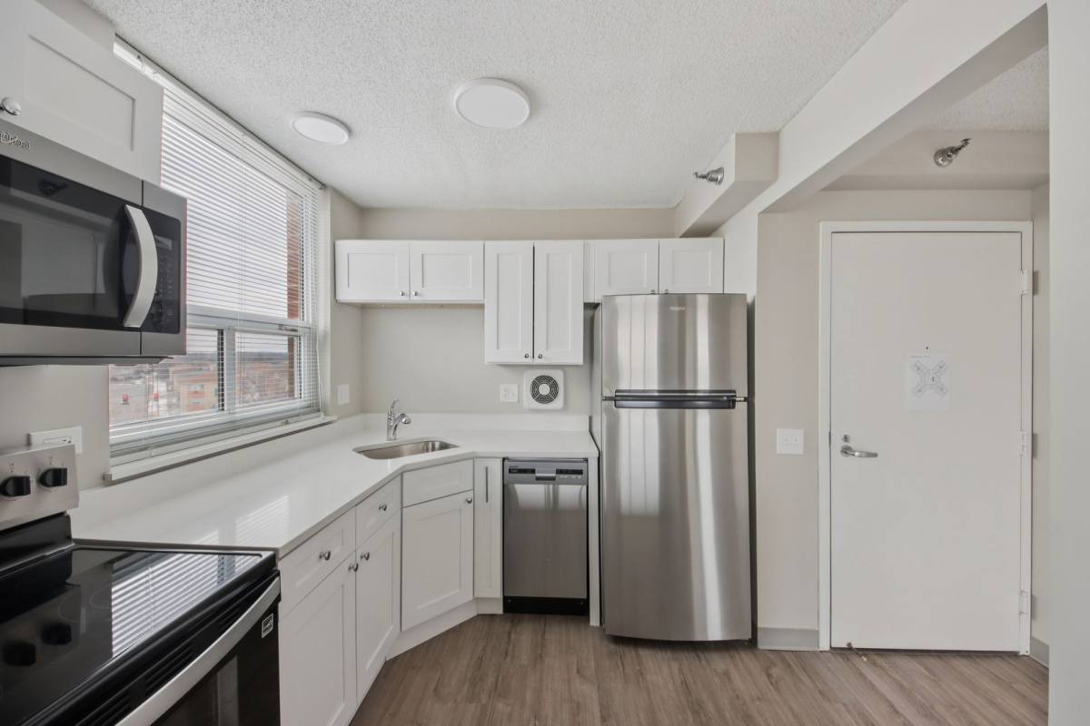 Apartment for rent at 8975 W Golf Rd, Niles, IL 60714