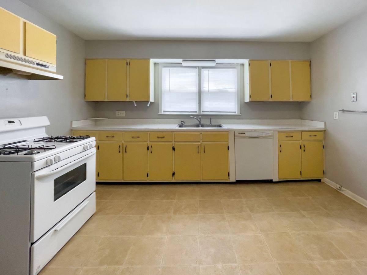 House for rent at 201 N Calvert St, Muncie, IN 47303