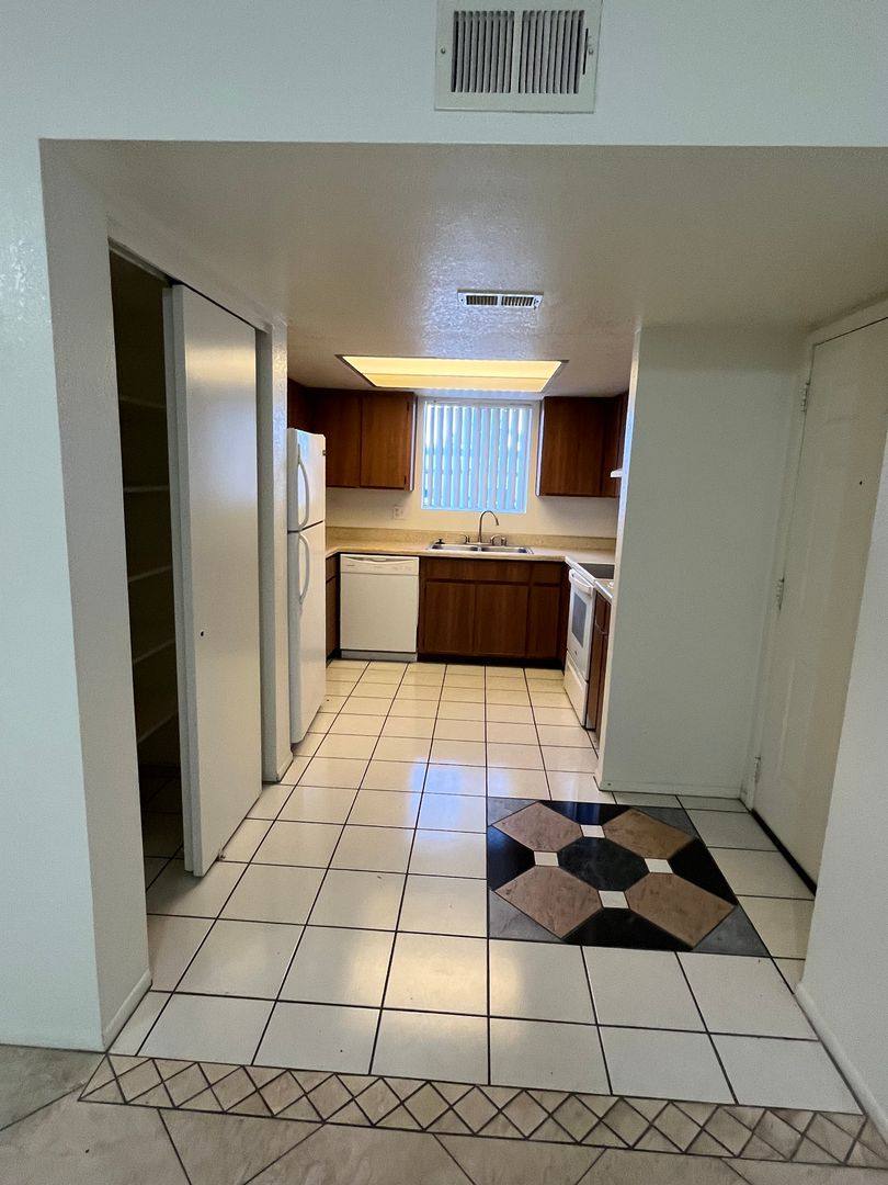 Apartment for rent at 1201 S McClintock Dr, Tempe, AZ 85281