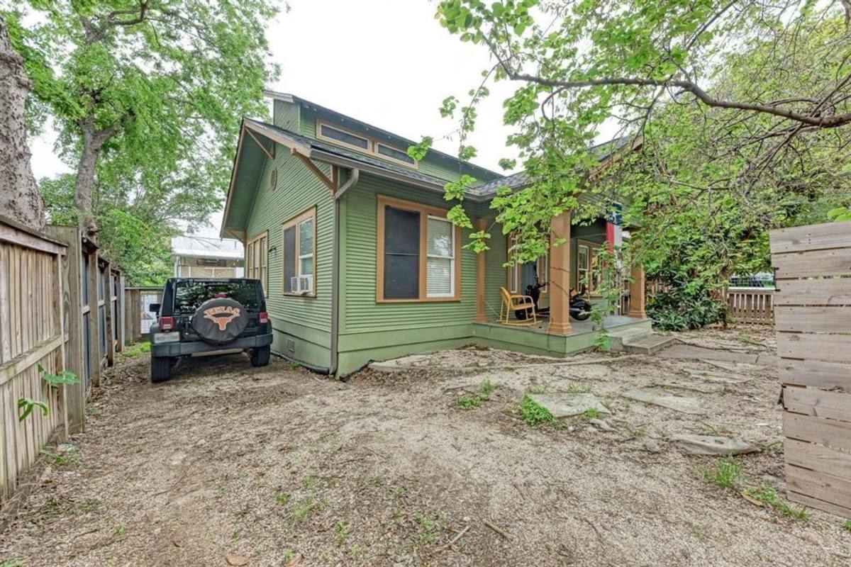 Apartment for rent at 2834 Salado, Austin, TX 78705