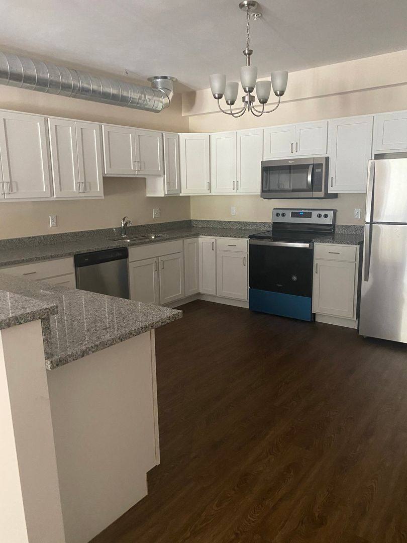 Townhouse for rent at 102 Newbury Hollow Lane, Syracuse, NY 13210