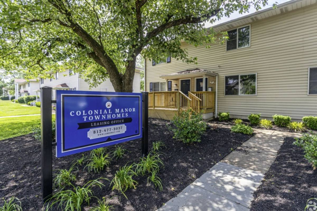 Townhouse for rent at 1717 Lodge Ave, Evansville, IN 47714