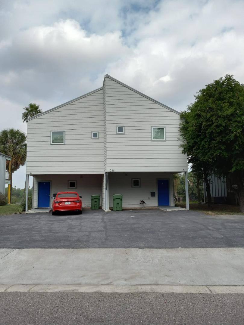 Townhouse for rent at 1226 Lakeside Blvd, Brownsville, TX 78520
