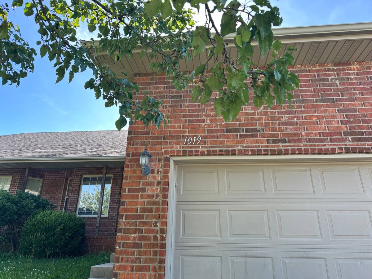 House for rent at 1019 N 26th St, Ozark, MO 65721