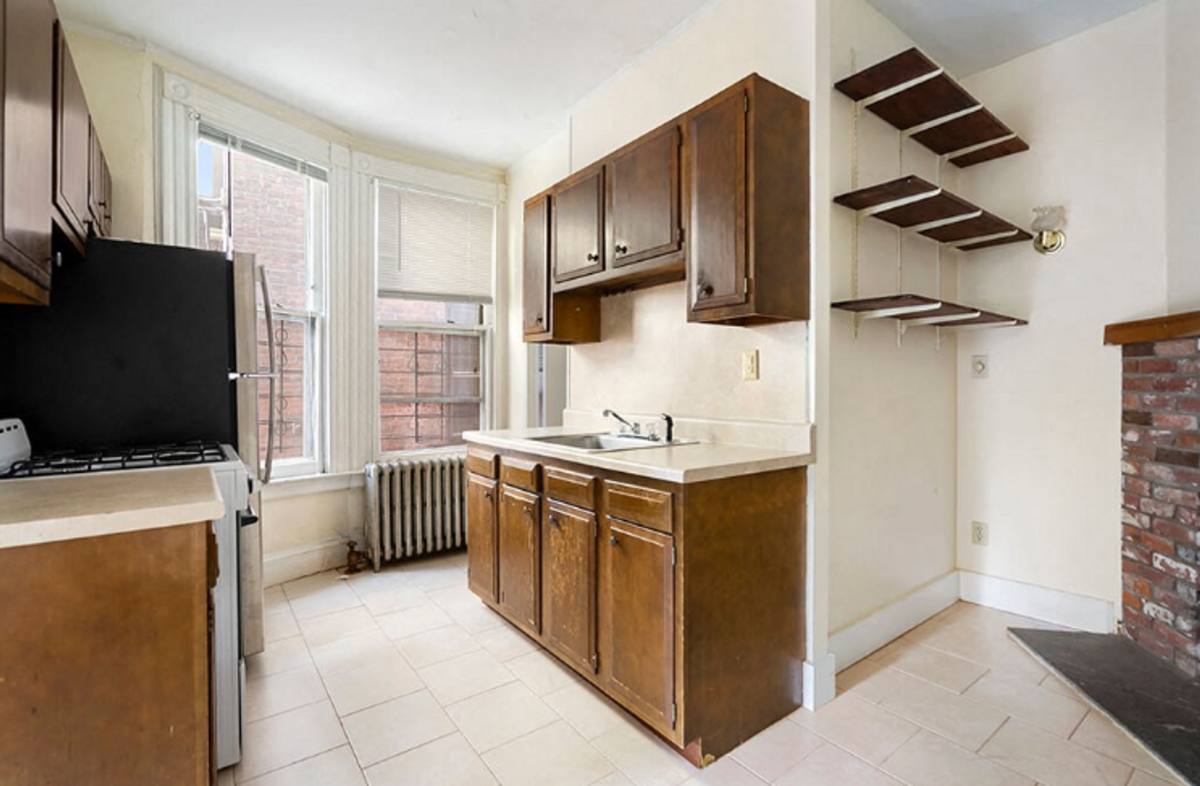 Apartment for rent at 19-21 Lynwood Place, New Haven, CT 06511