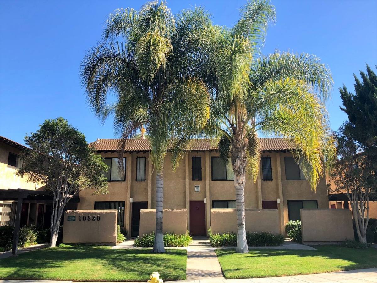 Apartment for rent at 10855 & 10880 Del Norte, Ventura, CA 93004