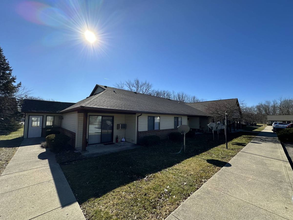 Apartment for rent at 150 Whites Dr, Somerset, IN 46984