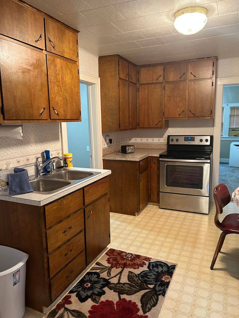House for rent at 609 3rd St SW, Mandan, ND 58554