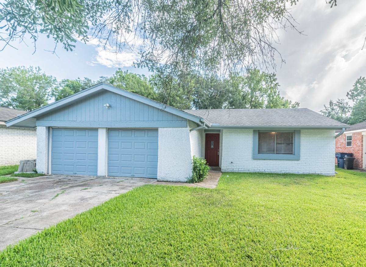 House for rent at 16619 Barcelona Dr, Friendswood, TX 77546