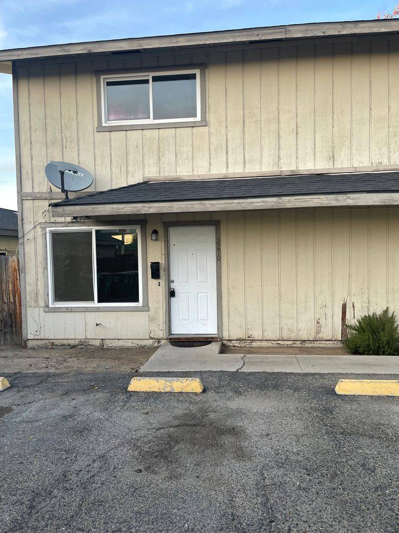 Townhouse for rent at 2270 Blossom St, Dos Palos, CA 93620