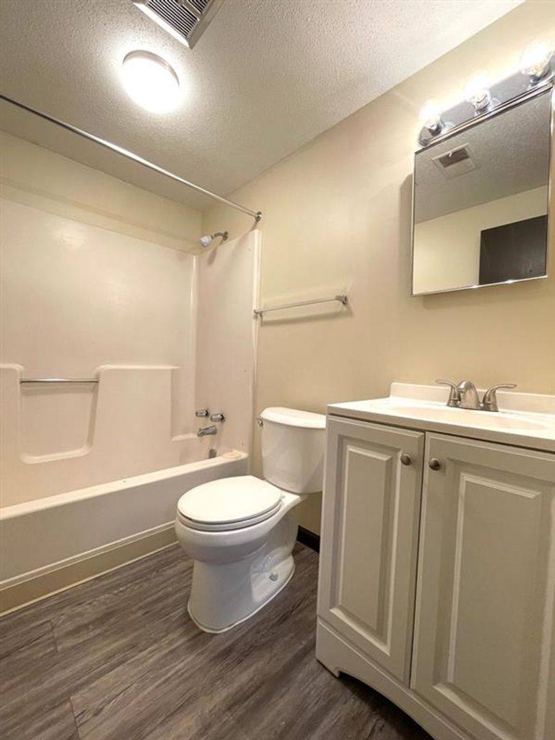 Apartment for rent at 1717 Kuntz Rd, Erie, PA 16509
