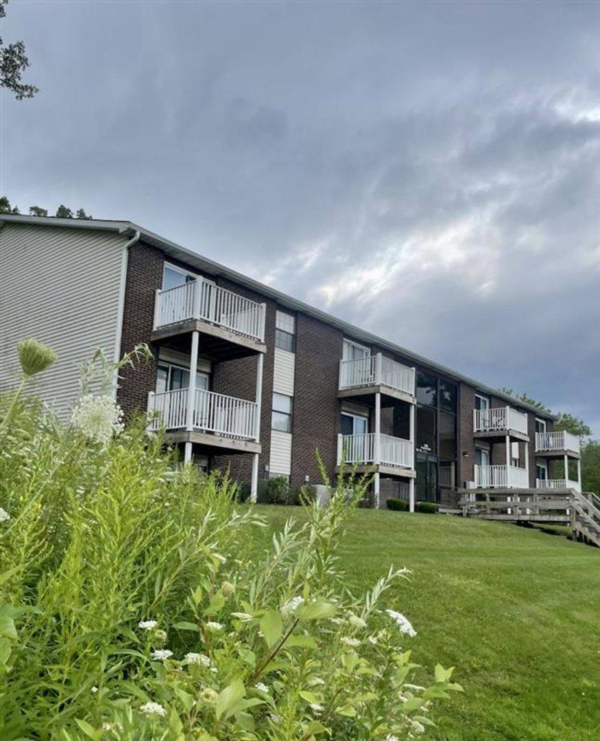 Apartment for rent at 1717 Kuntz Rd, Erie, PA 16509