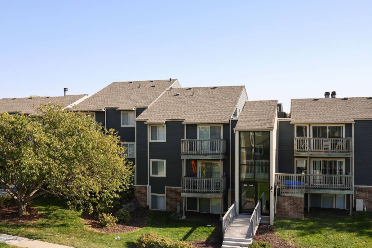 Townhouse for rent at 5344 S 99th St, Omaha, NE 68127