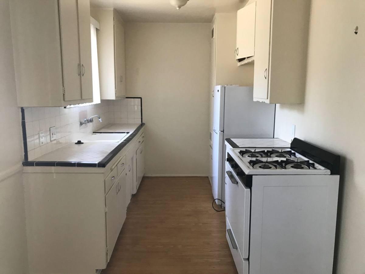 Apartment for rent at 6727 Whitsett Ave, North Hollywood, CA 91606