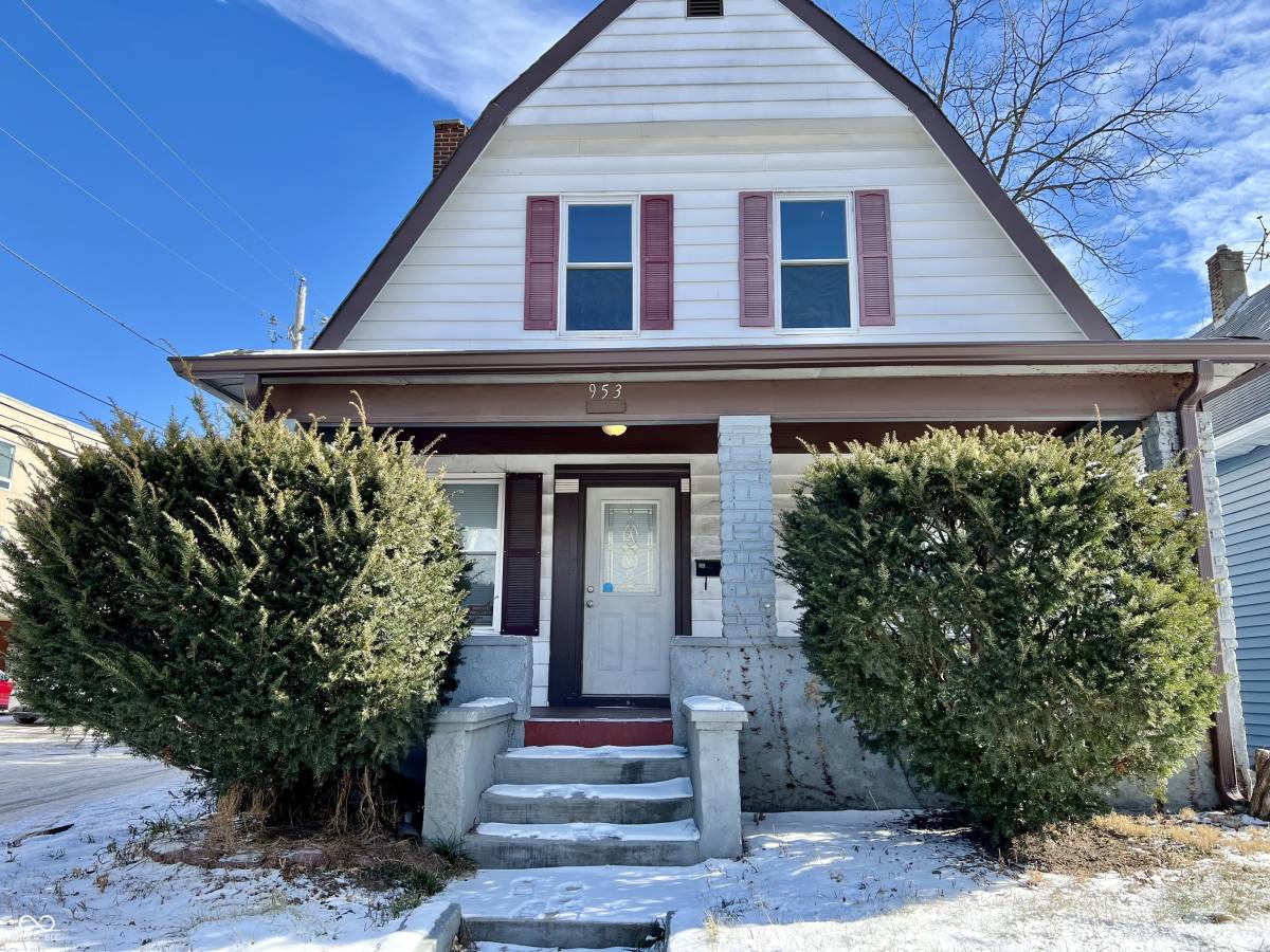 Townhouse for rent at 953 N Oakland Ave, Indianapolis, IN 46201
