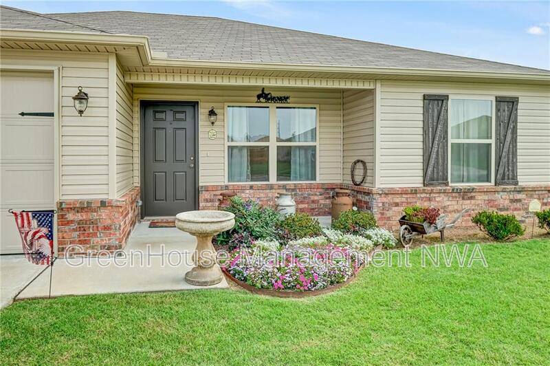 House for rent at 721 NW 68th Ave, Bentonville, AR 72713