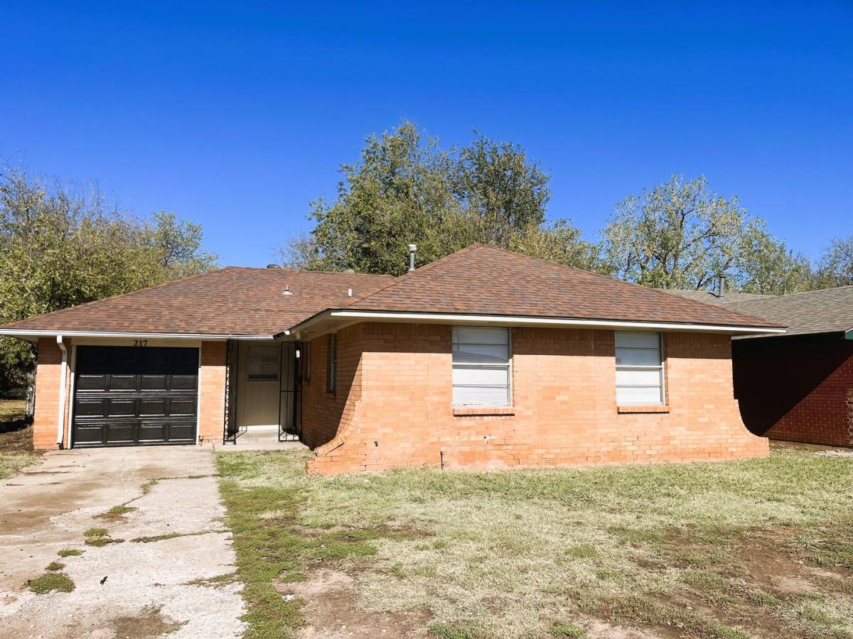 Apartment for rent at 256 NW, Oklahoma City, OK 73114