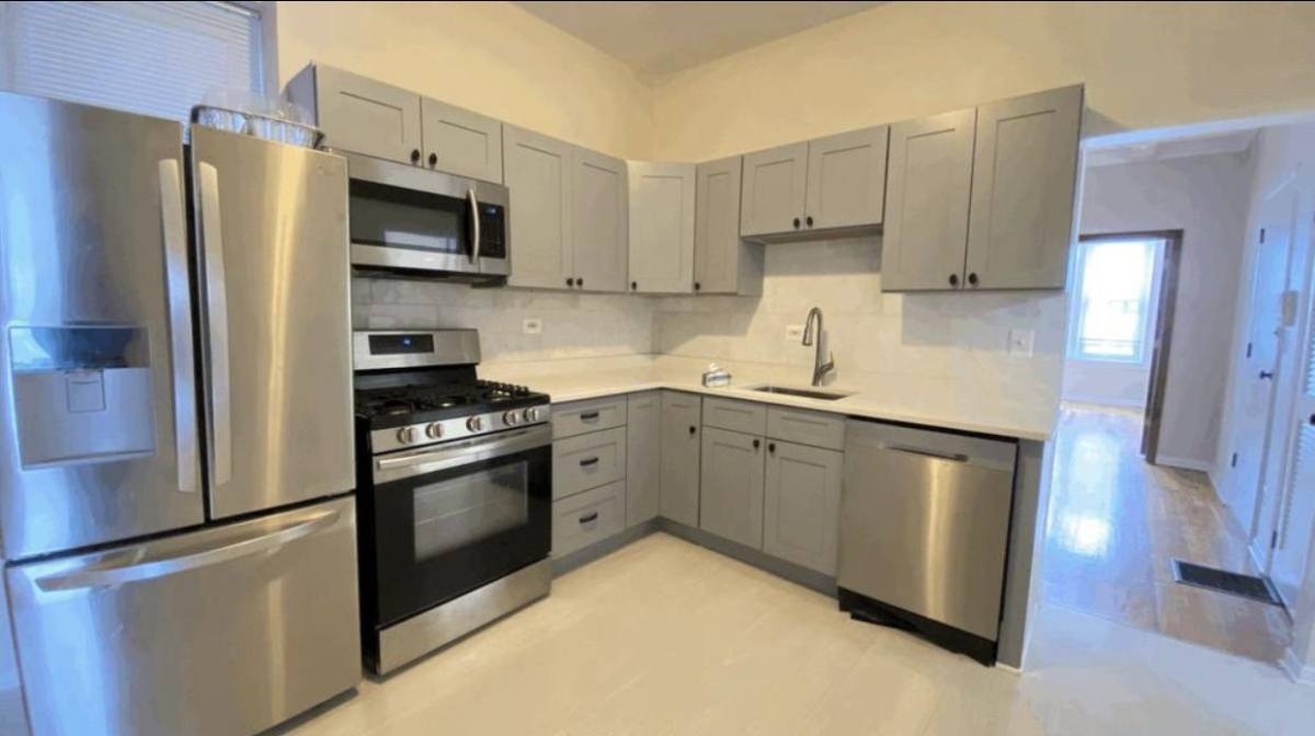 Apartment for rent at 2246 W Armitage #2F, Chicago, IL 60647