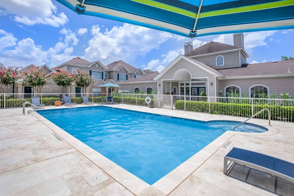 Townhouse for rent at 9950 Town Park Dr, Houston, TX 77036