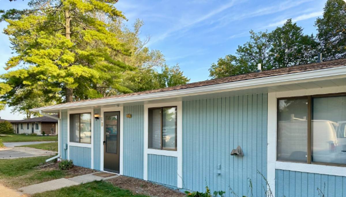 Apartment for rent at 1000 Hazel St, Pella, IA 50219