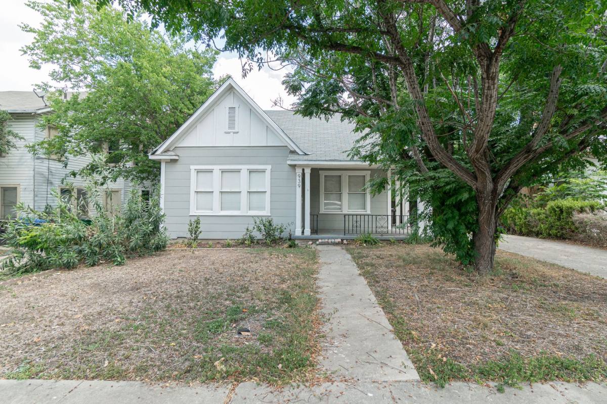 House for rent at 939 Avant Ave, San Antonio, TX 78210