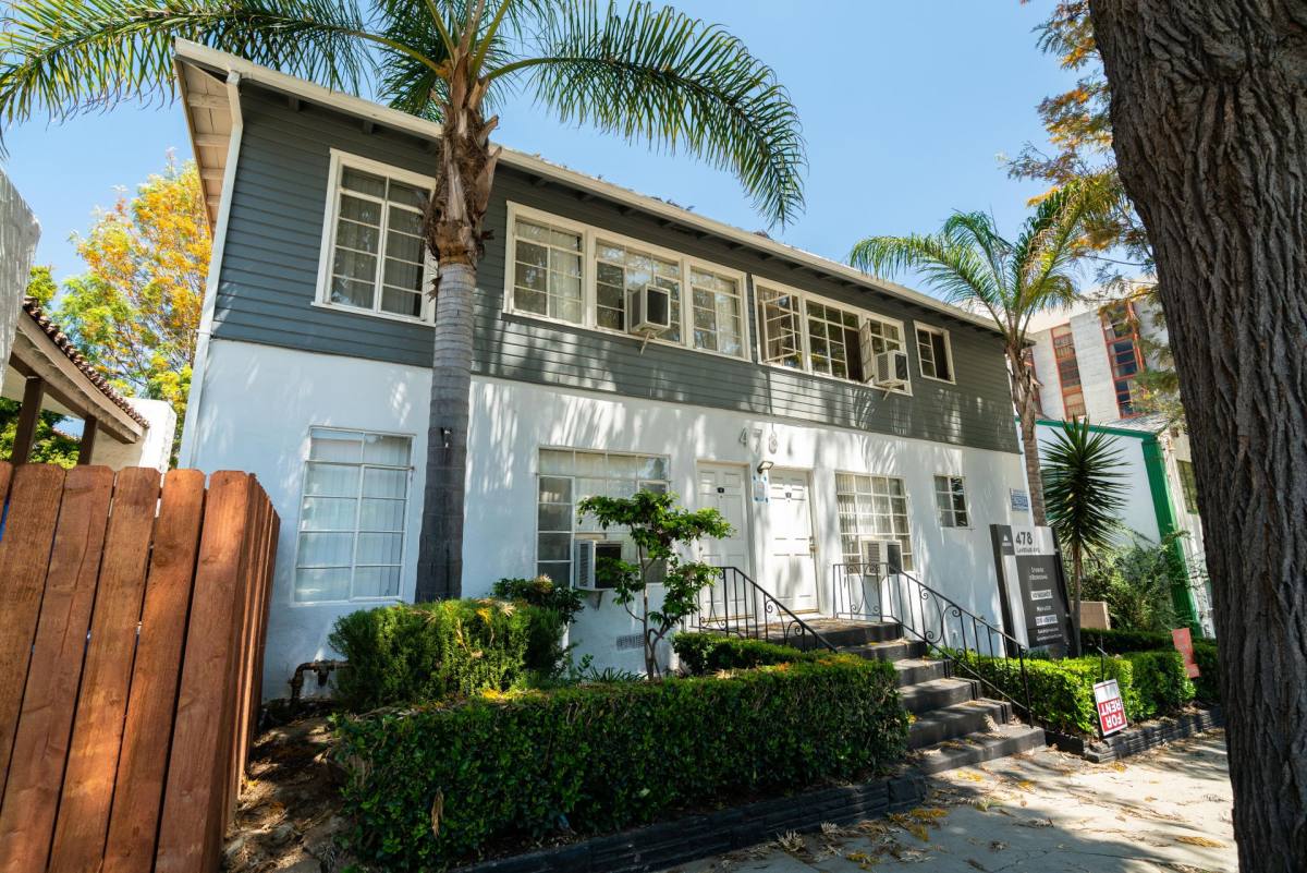 Apartment for rent at 478 Landfair Ave, Los Angeles, CA 90024