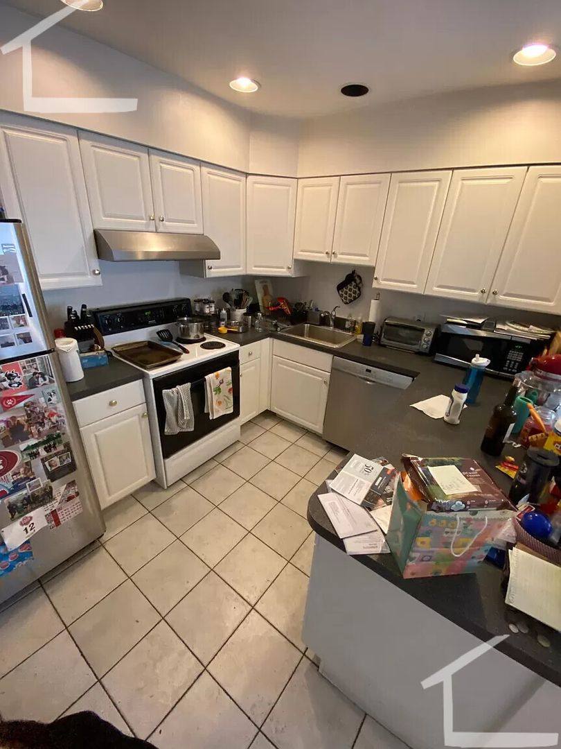 Townhouse for rent at 254 Allston St #1B, Brighton, MA 02135