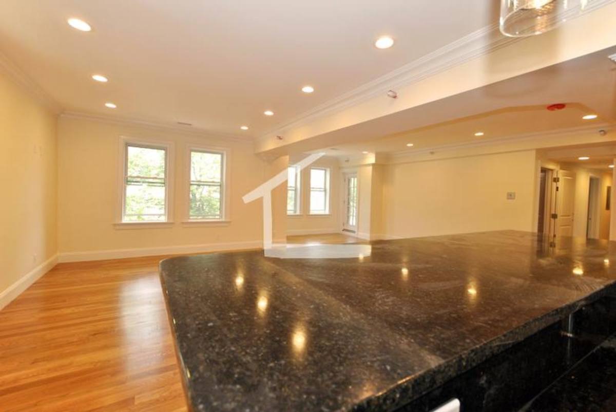 Apartment for rent at 74 Browne St #3E, Brookline, MA 02446