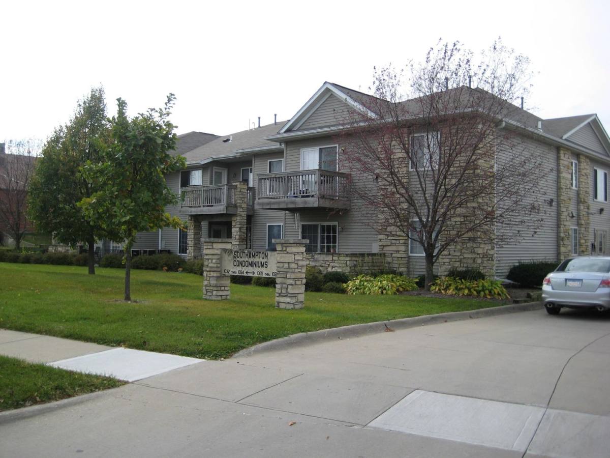 Condo for rent at 1000-1054 W Side Dr, Iowa City, IA 52246