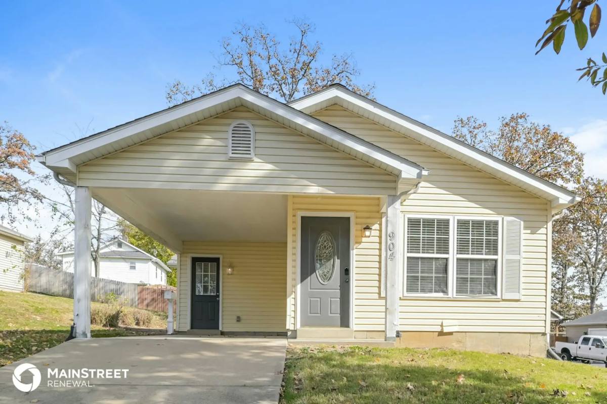 House for rent at 904 Summit St, Festus, MO 63028