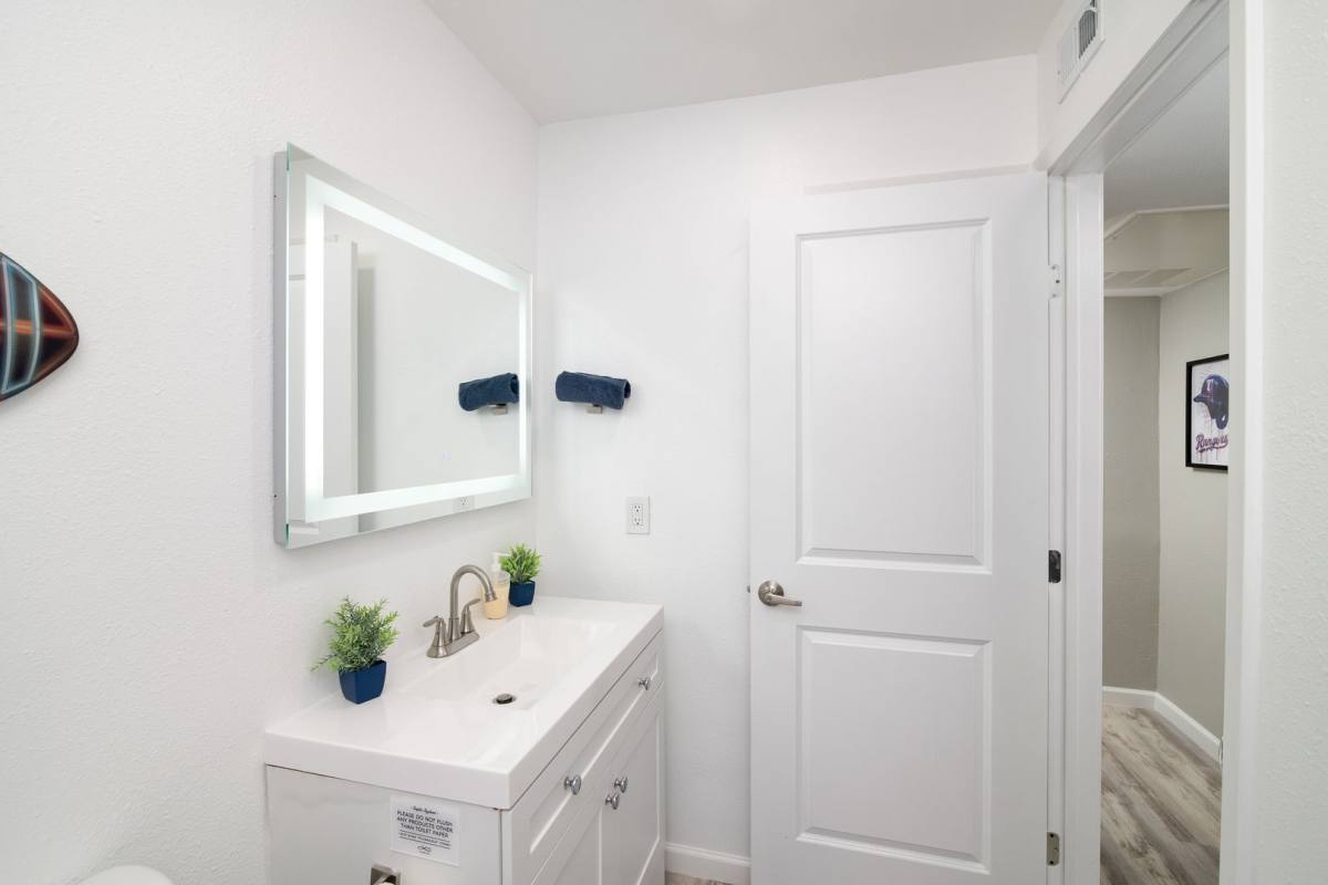 Apartment for rent at 1736 W Randol Mill Rd, Arlington, TX 76012