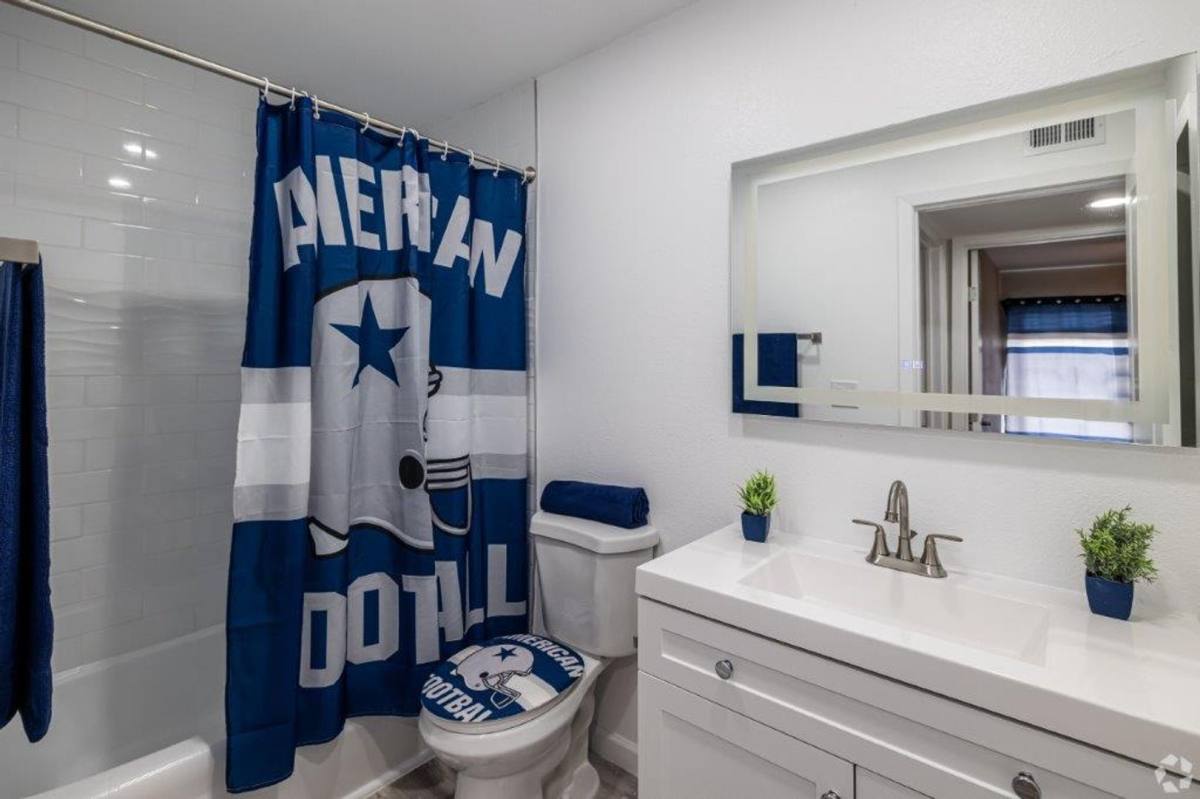 Apartment for rent at 1736 W Randol Mill Rd, Arlington, TX 76012