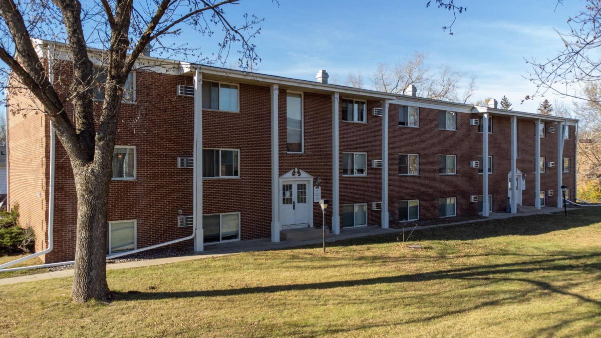 Apartment for rent at 417-423 27th St NE, Rochester, MN 55906