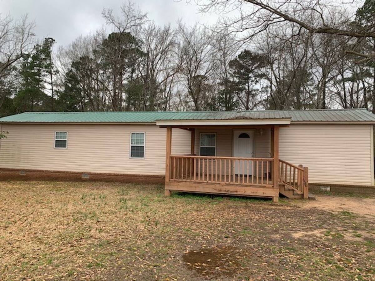 House for rent at 126 Taskaloosa Rd, Moundville, AL 35474