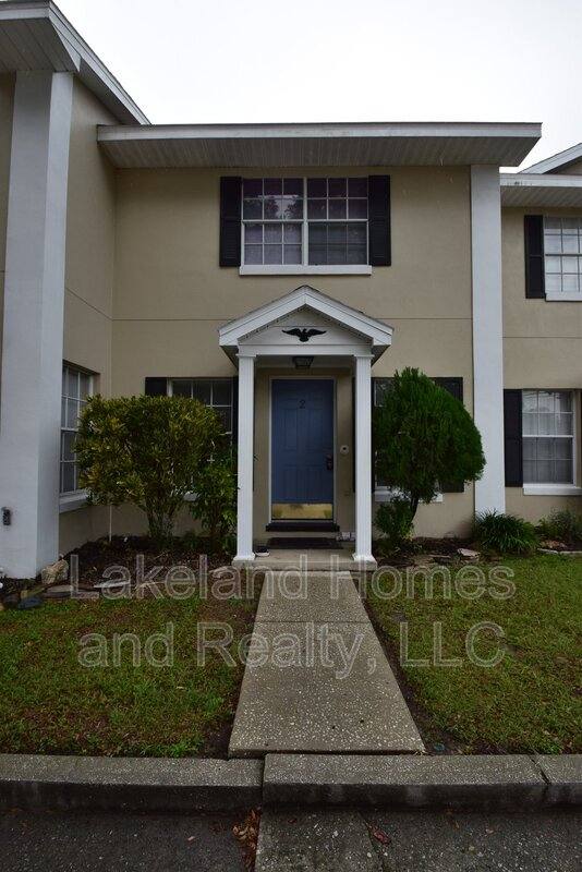 Townhouse for rent at 850 E Lime St #2, Lakeland, FL 33801