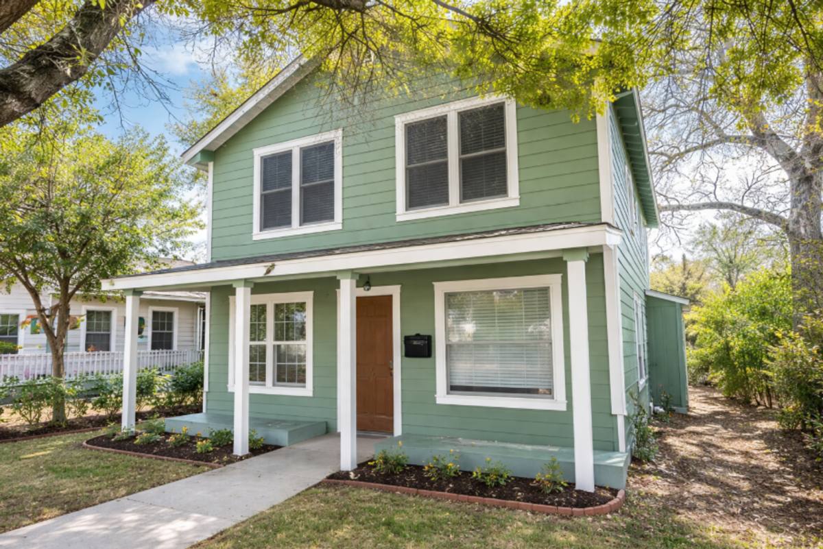 Apartment for rent at 342 Vine St, San Antonio, TX 78202