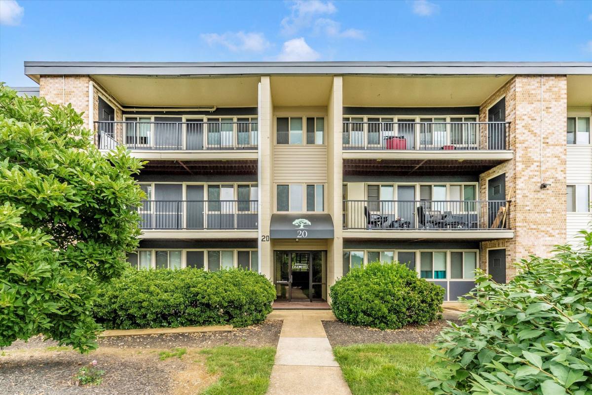 Apartment for rent at 55 Manor Dr, Hagerstown, MD 21740