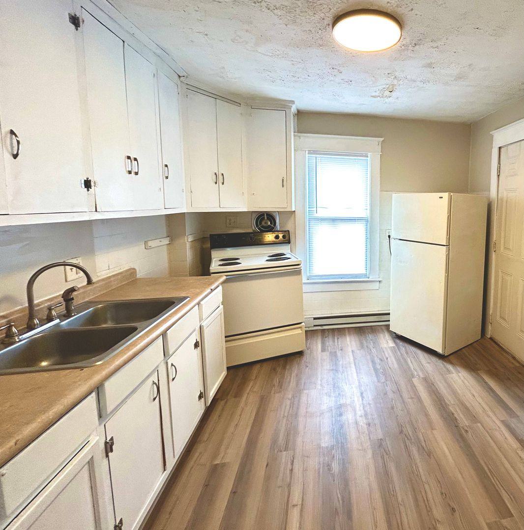 Apartment for rent at 2404-2406 S Sutphin St, Middletown, OH 45044