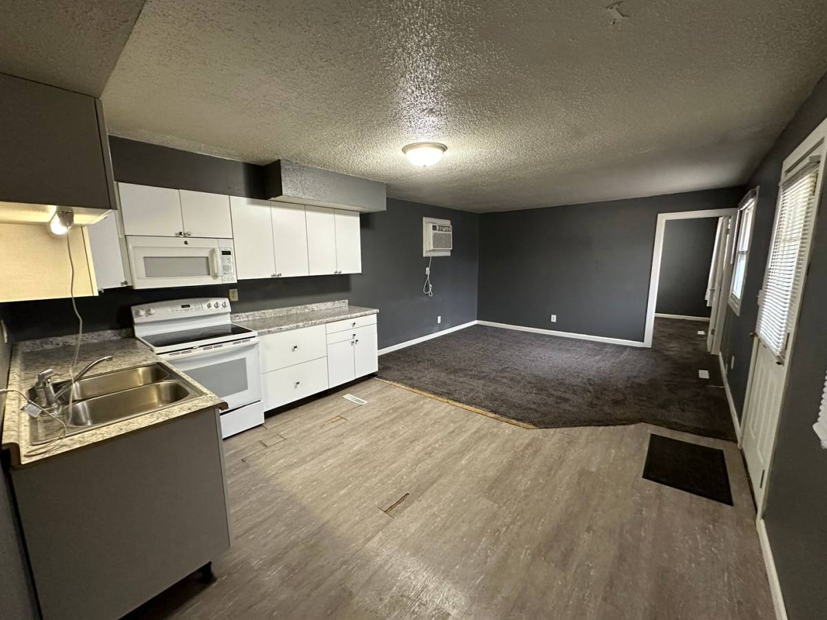 Apartment for rent at 322 S Washington St, Hudson, IA 50643