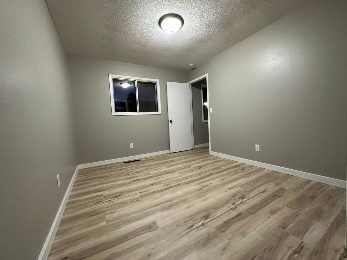 Apartment for rent at 322 S Washington St, Hudson, IA 50643