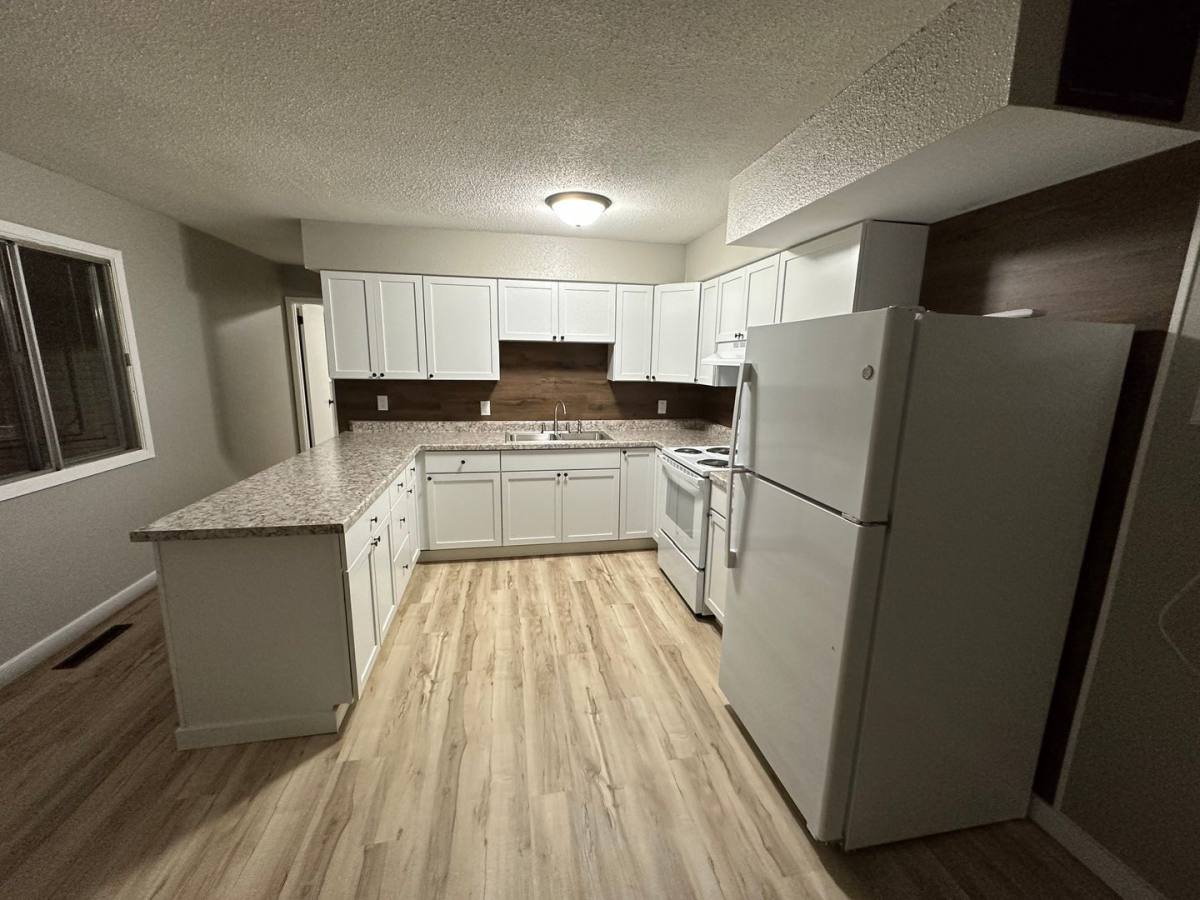 Apartment for rent at 322 S Washington St, Hudson, IA 50643