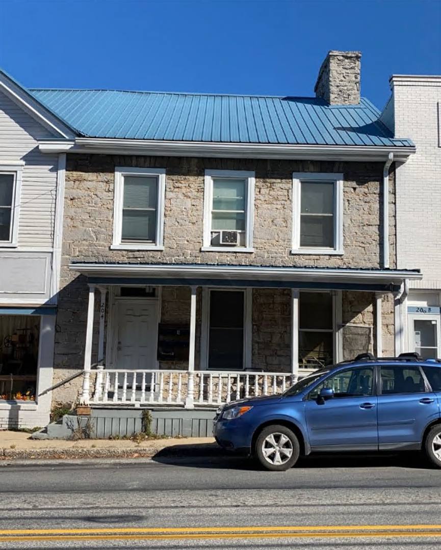 Apartment for rent at 204 Lincoln Way E, McConnellsburg, PA 17233