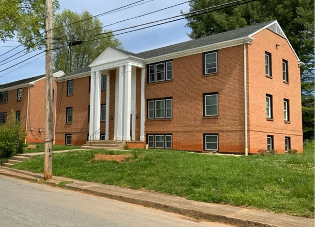 Apartment for rent at 1200 Liggates Rd, Lynchburg, VA 24502
