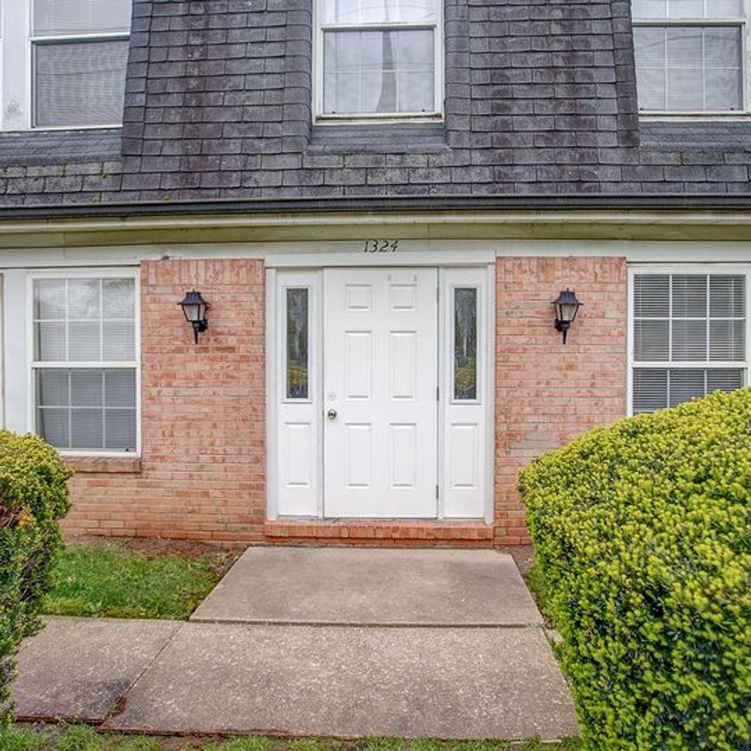 Apartment for rent at 1320 Sangamon, Belleville, IL 62221