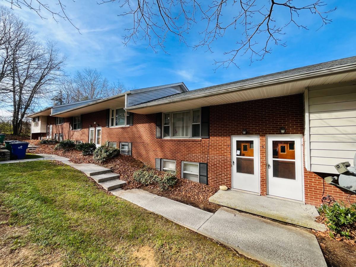 Apartment for rent at 311 Graves Ave, Blacksburg, VA 24060