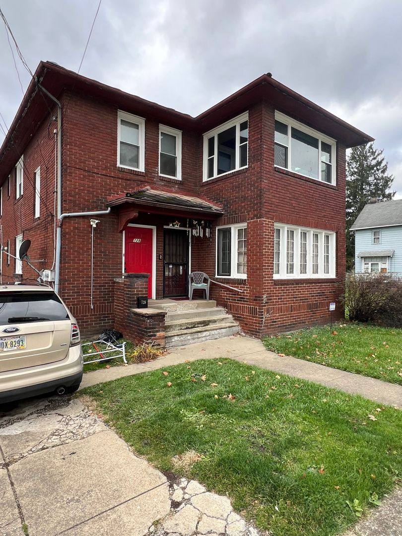 Apartment for rent at 726-728 Glenwood Ave, Youngstown, OH 44502